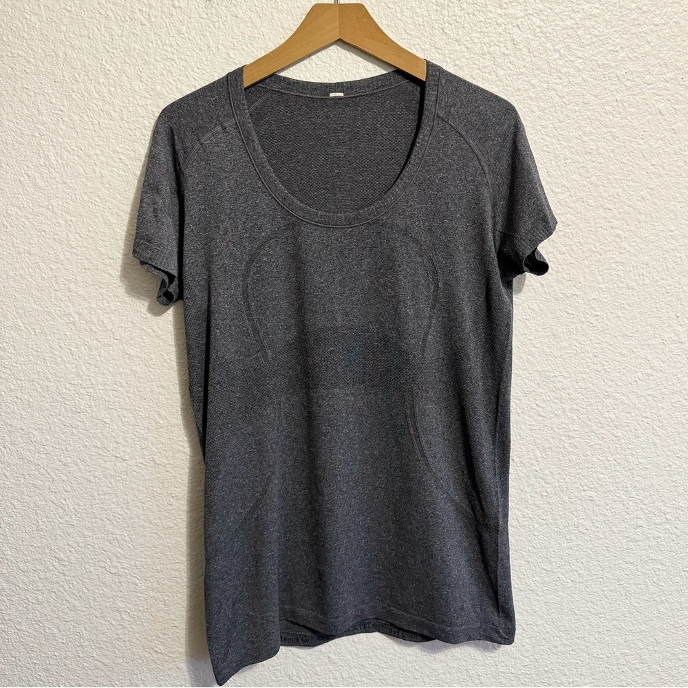 lululemon athletica Gray Short Sleeve Tee